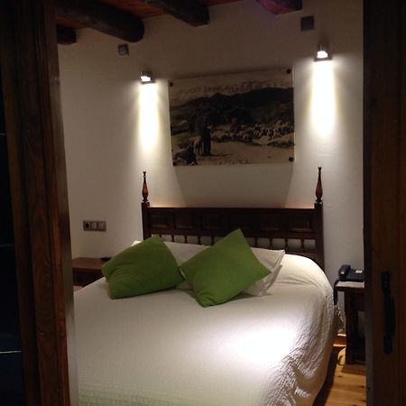 Hotel Can Borrell Meranges الغرفة الصورة