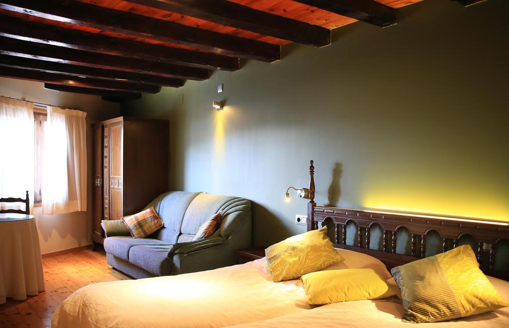 Hotel Can Borrell Meranges المظهر الخارجي الصورة
